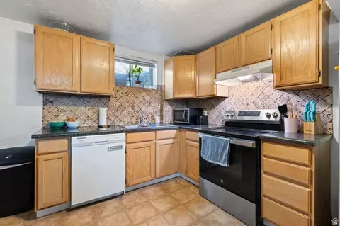 Kitchen - 608 S 520 W, Orem, UT 84058 photo 3 of 4