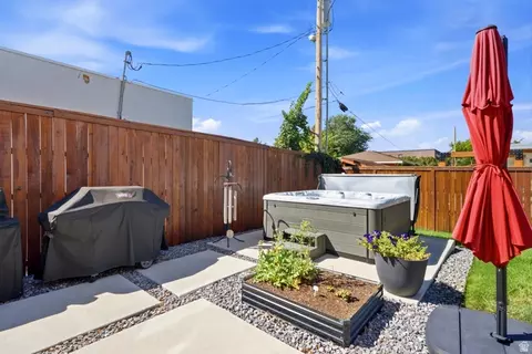 Exterior - 3272 S 2000 E, Millcreek, UT 84109 photo 13 of 20