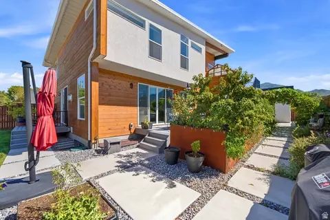 Exterior - 3272 S 2000 E, Millcreek, UT 84109 photo 9 of 20