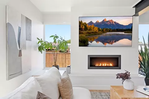 Living - 3272 S 2000 E, Millcreek, UT 84109 photo 3 of 4