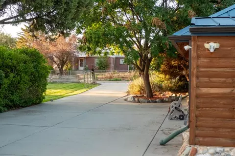Exterior - 1880 E 11400 St S, Sandy, UT 84092 photo 3 of 18