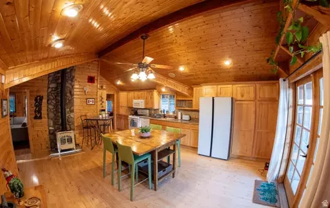 Dining - 1880 E 11400 St S, Sandy, UT 84092 photo 1 of 1