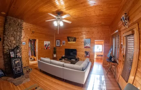 Living - 1880 E 11400 St S, Sandy, UT 84092 photo 1 of 2