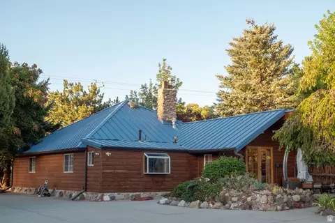 Exterior - 1880 E 11400 St S, Sandy, UT 84092 photo 8 of 18