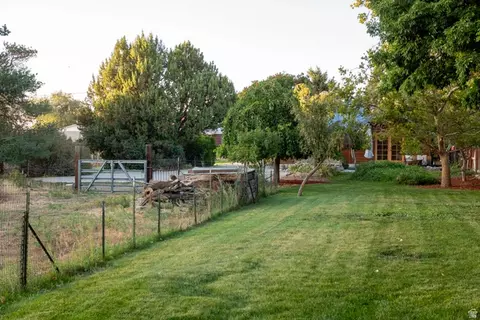 Exterior - 1880 E 11400 St S, Sandy, UT 84092 photo 16 of 18