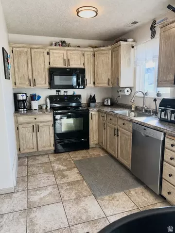 Kitchen - 1751 W 140 S, Orem, UT 84058 photo 3 of 3