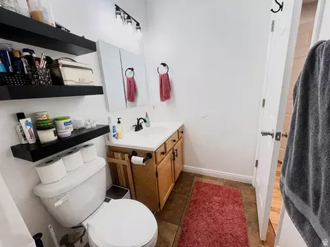 Bath - 1751 W 140 S, Orem, UT 84058 photo 2 of 4