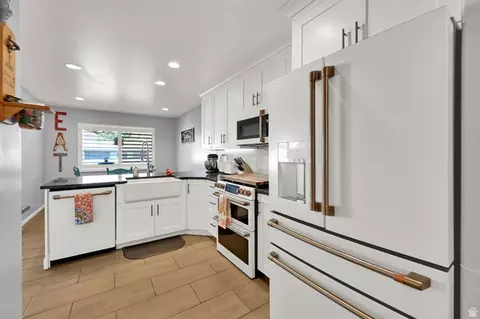 Kitchen - 1003 E Maple St, Mapleton, UT 84664 photo 2 of 4