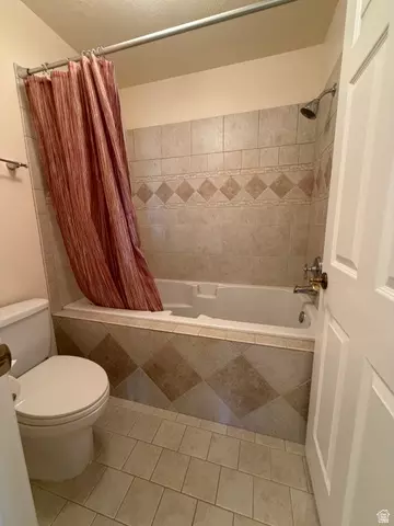 Bath - 4458 Glencoe Rd, Preston, ID 83263 photo 2 of 4