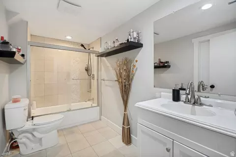 Bath - 704 Robins Ave, Ogden, UT 84404 photo 3 of 3