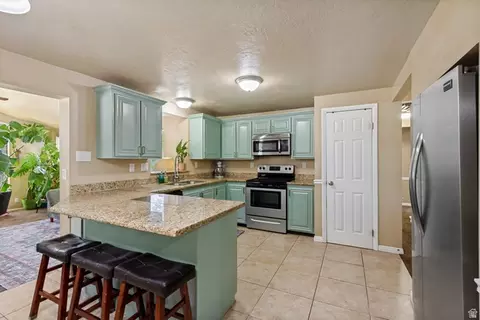 Kitchen - 1472 E 8175 S, Sandy, UT 84093 photo 4 of 4