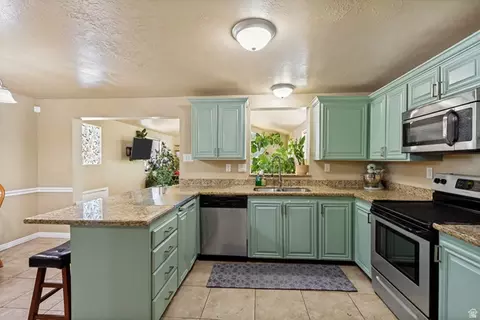 Kitchen - 1472 E 8175 S, Sandy, UT 84093 photo 2 of 4