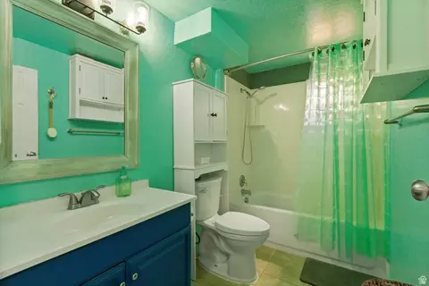 Bath - 1472 E 8175 S, Sandy, UT 84093 photo 1 of 2