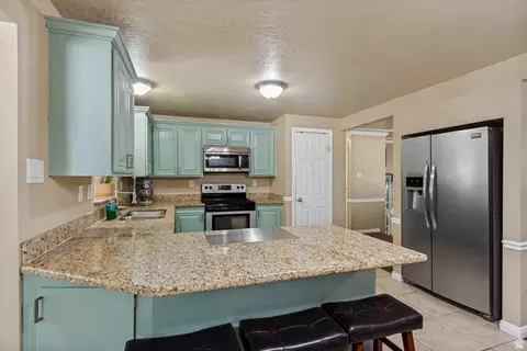 Kitchen - 1472 E 8175 S, Sandy, UT 84093 photo 3 of 4