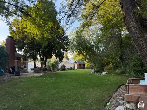 Exterior - 340 W Willow Ridge Cir N, Centerville, UT 84014 photo 2 of 8