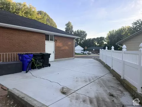 Exterior - 340 W Willow Ridge Cir N, Centerville, UT 84014 photo 8 of 8