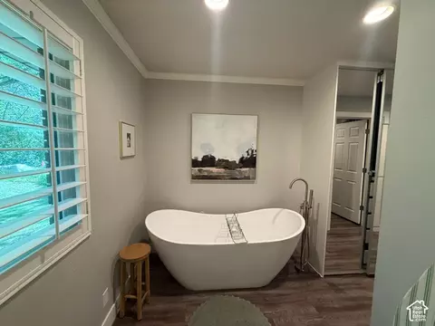 Bath - 340 W Willow Ridge Cir N, Centerville, UT 84014 photo 1 of 4