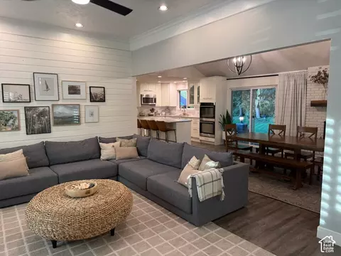 Living - 340 W Willow Ridge Cir N, Centerville, UT 84014 photo 2 of 4