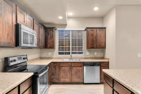 Kitchen - 33 E 8330 S, Sandy, UT 84070 photo 1 of 1