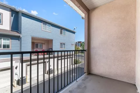 Exterior - 33 E 8330 S, Sandy, UT 84070 photo 6 of 6