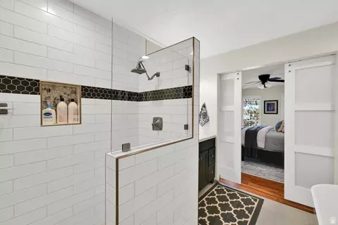 Bath - 2314 S Ridgewood Way, Bountiful, UT 84010 photo 3 of 4
