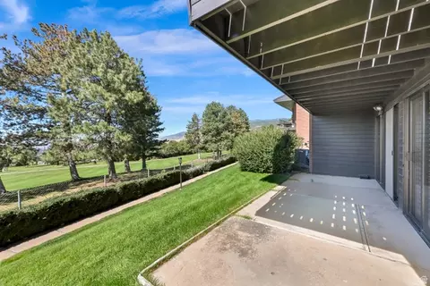 Exterior - 2314 S Ridgewood Way, Bountiful, UT 84010 photo 3 of 4