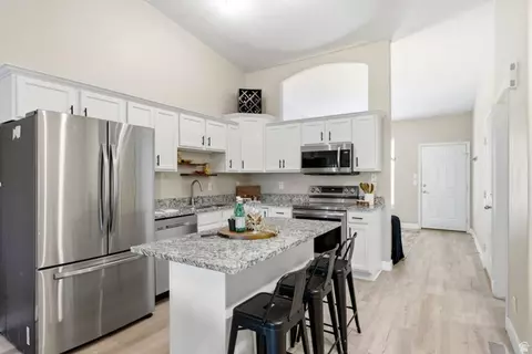 Kitchen - 9480 S Hidden Point Dr, Sandy, UT 84070 photo 2 of 2