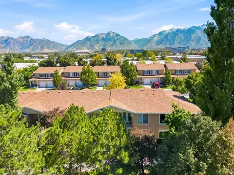 View/Area - 9480 S Hidden Point Dr, Sandy, UT 84070 photo 2 of 8