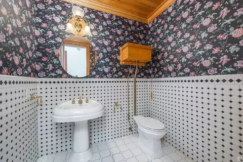 Bath - 190 N 1440 E, Springville, UT 84663 photo 7 of 9