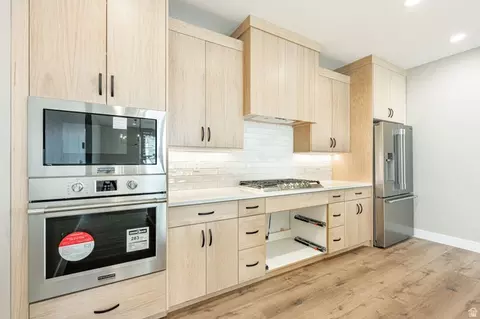Kitchen - 3562 E Amanecer Ln, Washington, UT 84780 photo 3 of 3