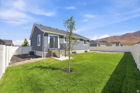 Exterior - 2276 E Boxwood Ln, Eagle Mountain, UT 84005 photo 4 of 6