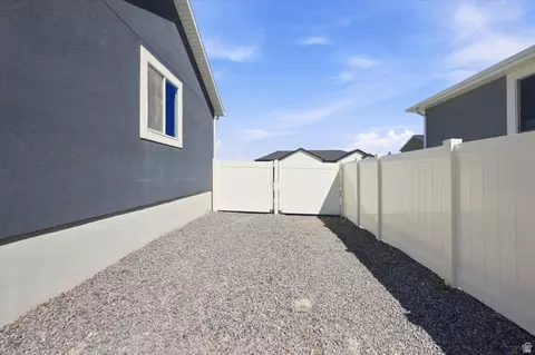 Exterior - 2276 E Boxwood Ln, Eagle Mountain, UT 84005 photo 6 of 6