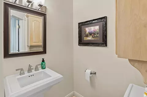 Bath - 1358 Palisade Cir, Logan, UT 84321 photo 2 of 5