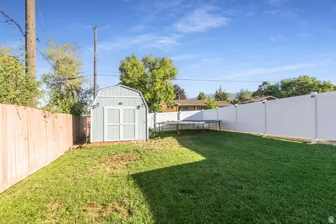 Exterior - 246 E 2200 S, Bountiful, UT 84010 photo 12 of 13