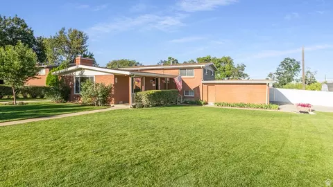 Exterior - 246 E 2200 S, Bountiful, UT 84010 photo 3 of 13
