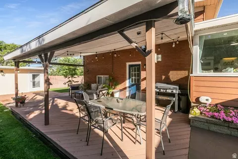 Exterior - 246 E 2200 S, Bountiful, UT 84010 photo 8 of 13