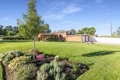 Exterior - 246 E 2200 S, Bountiful, UT 84010 photo 4 of 13