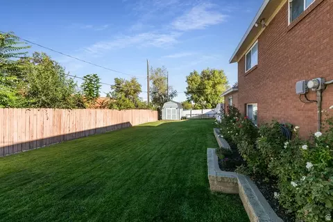 Exterior - 246 E 2200 S, Bountiful, UT 84010 photo 11 of 13