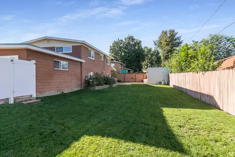 Exterior - 246 E 2200 S, Bountiful, UT 84010 photo 13 of 13