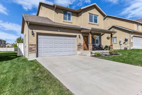 Exterior - 1719 N 25 E, Layton, UT 84041 photo 3 of 6