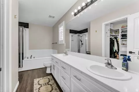 Bath - 1719 N 25 E, Layton, UT 84041 photo 2 of 4
