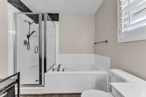 Bath - 1719 N 25 E, Layton, UT 84041 photo 3 of 4