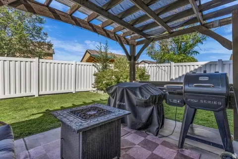 Exterior - 1719 N 25 E, Layton, UT 84041 photo 4 of 6