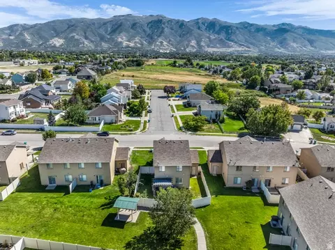 View/Area - 1719 N 25 E, Layton, UT 84041 photo 1 of 6