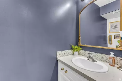 Bath - 1719 N 25 E, Layton, UT 84041 photo 1 of 4