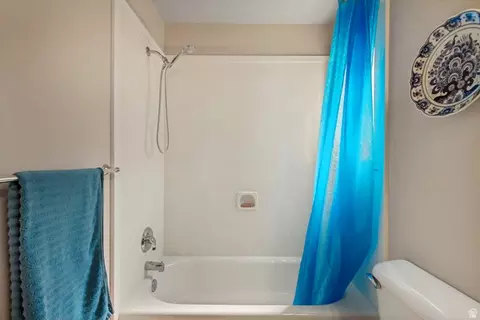 Bath - 1152 N 100 E, American Fork, UT 84003 photo 4 of 5