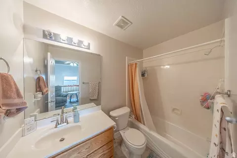Bath - 317 Willow Way, Pleasant View, UT 84414 photo 2 of 2