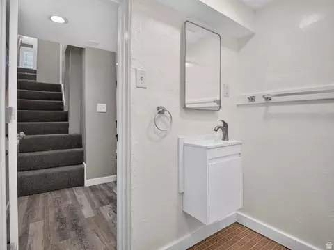 Bath - 654 E 500 N, Provo, UT 84606 photo 3 of 5
