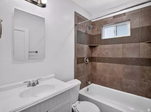 Bath - 654 E 500 N, Provo, UT 84606 photo 2 of 5