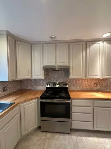Kitchen - 2240 Evergreen View Ct S, Millcreek, UT 84109 photo 4 of 6